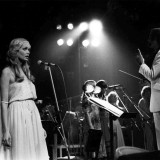 Twiggy and Del Newman; photo by Alan Messer
